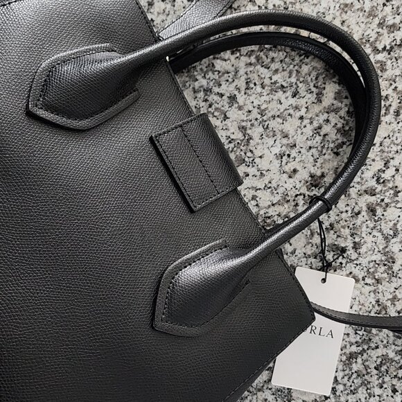 BNWT–Slightly Imperfect [ Furla Metropolis Small Tote Bag🖤] (#241) - Picture 11 of 13